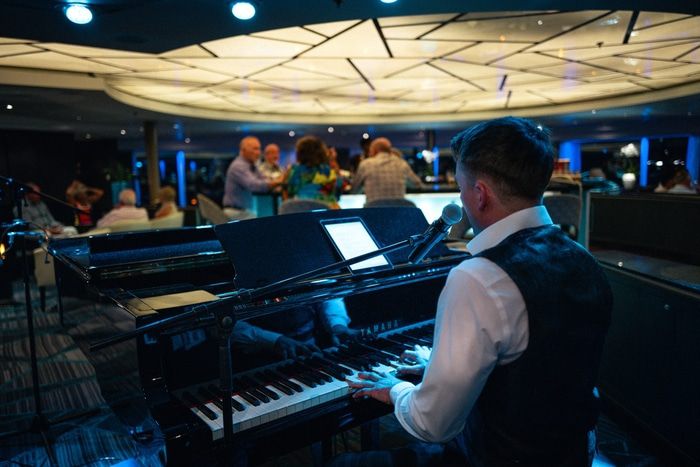Observation Bar